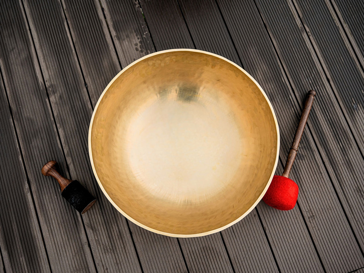Large Handmade Tibetan Singing Bowl – Deep Sound Meditation & Sound Healing Bowl