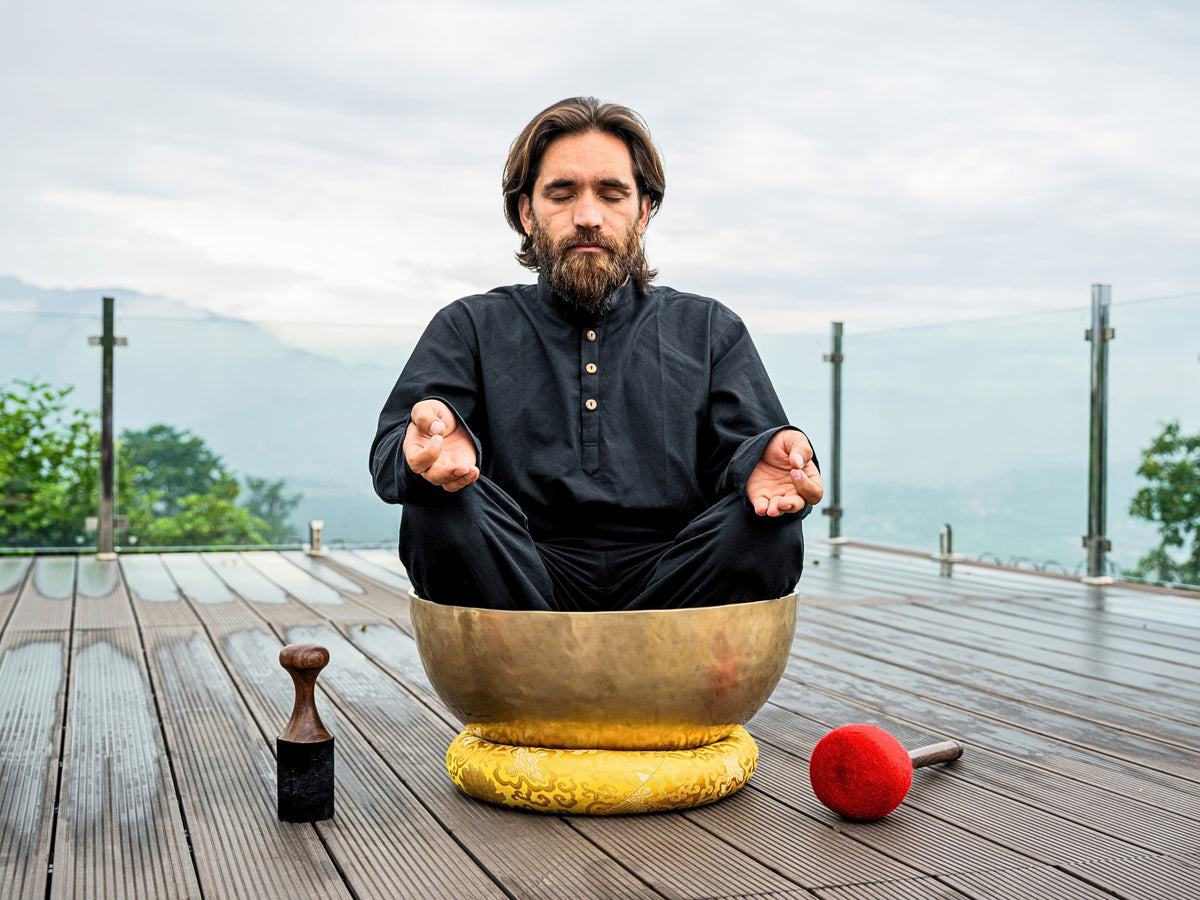Large Handmade Tibetan Singing Bowl – Deep Sound Meditation & Sound Healing Bowl
