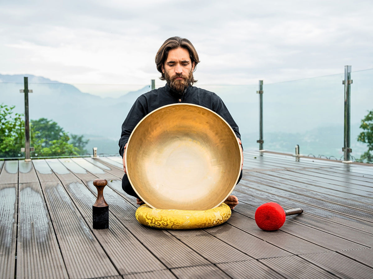 Large Handmade Tibetan Singing Bowl – Deep Sound Meditation & Sound Healing Bowl